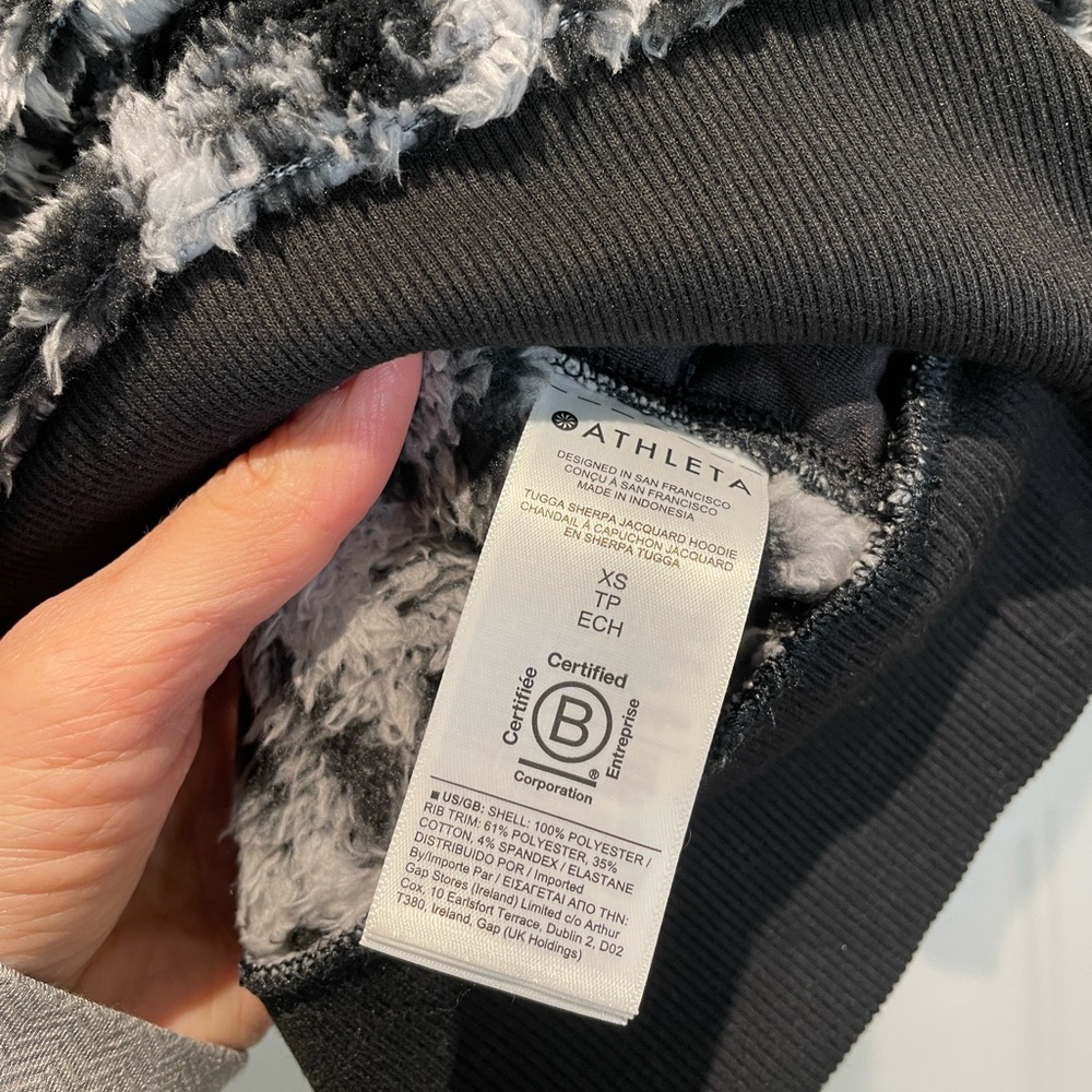 Athleta Tugga Sherpa Fuzzy Black White Gray Long Sleeve Hoodie Pullover Size XS - Picture 10 of 15